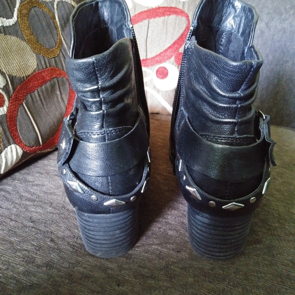 Genuine leather Earth brand booties - Picture 3 of 5